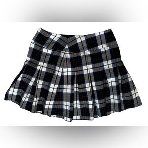 $3 PLEADED SKIRT. SIZE MED. GREAT CONDITION. $3 WHEN BUNDLED